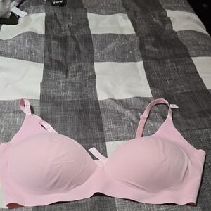 Victoria's Secret Light Pink Seamless Bra
